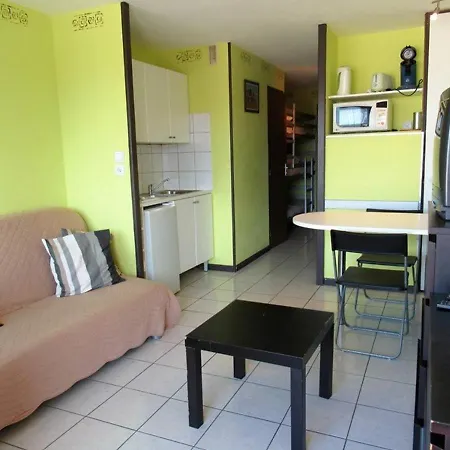 Apartment Climatise Avec Piscine, Parking, Terrasse, Proche Et Commerces - Fr-1-307-88 *