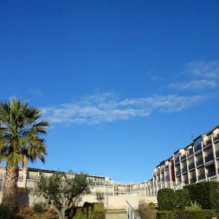 Climatise Avec Piscine, Parking, Terrasse, Proche Et Commerces - Fr-1-307-88 * Le Grau-du-Roi