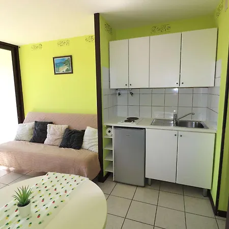 Climatise Avec Piscine, Parking, Terrasse, Proche Et Commerces - Fr-1-307-88 Apartment